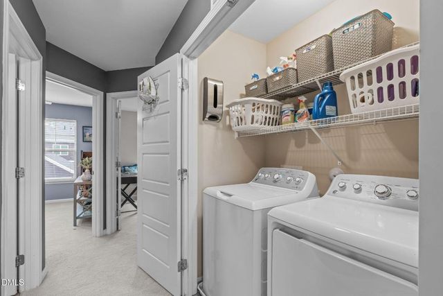 917 Ambergate Station, Apex, NC 27502