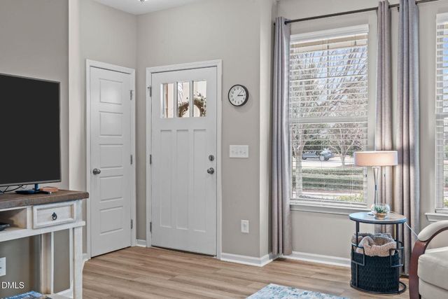 917 Ambergate Station, Apex, NC 27502