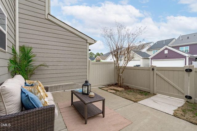 917 Ambergate Station, Apex, NC 27502