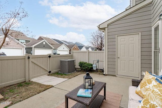 917 Ambergate Station, Apex, NC 27502