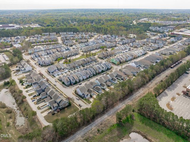 917 Ambergate Station, Apex, NC 27502