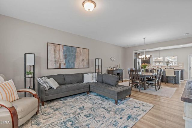 917 Ambergate Station, Apex, NC 27502