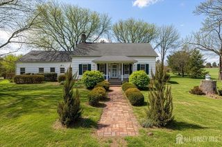 18 Wyckoff Place, Franklin, NJ 08823