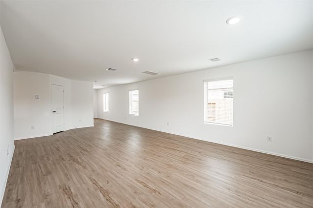 9123 Estes Lakes Drive, Baytown, TX 77521