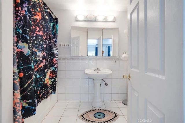 15112 Domino, Van Nuys, CA 91411