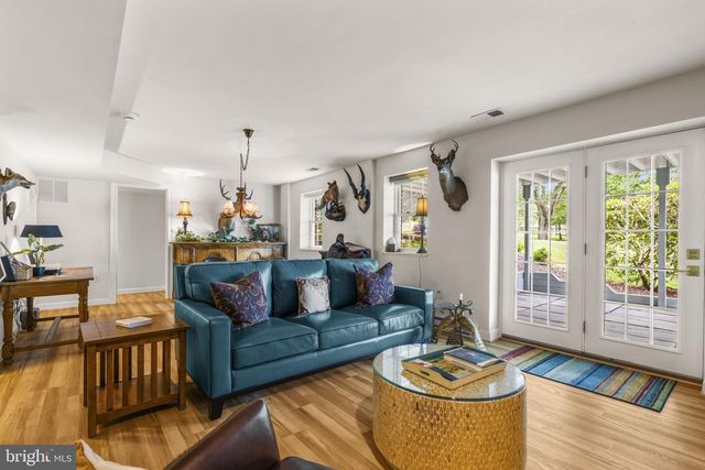 21185 ST LOUIS RD, Middleburg, VA 20117
