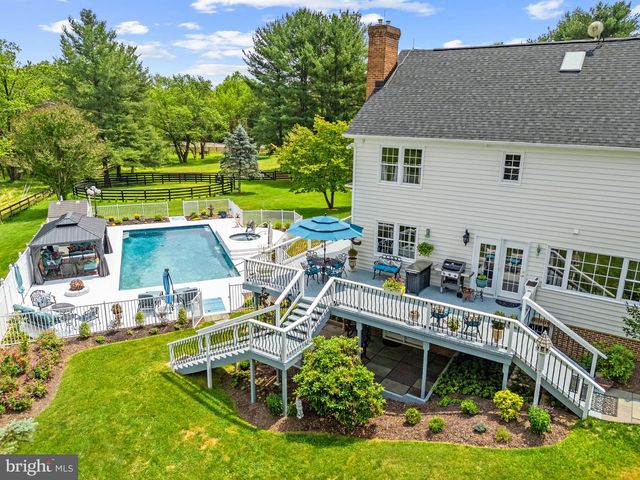21185 ST LOUIS RD, Middleburg, VA 20117