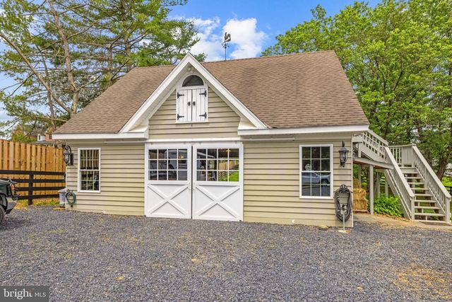 21185 ST LOUIS RD, Middleburg, VA 20117