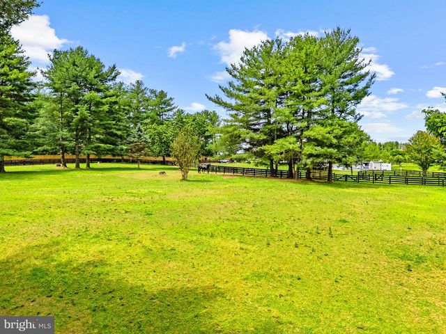 21185 ST LOUIS RD, Middleburg, VA 20117