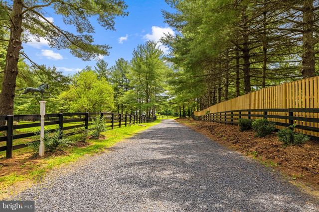 21185 ST LOUIS RD, Middleburg, VA 20117