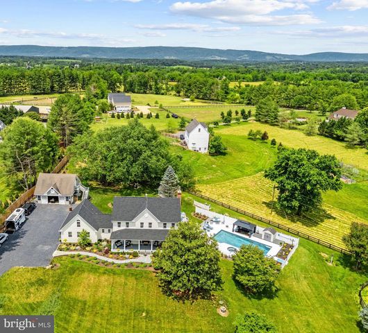 21185 ST LOUIS RD, Middleburg, VA 20117