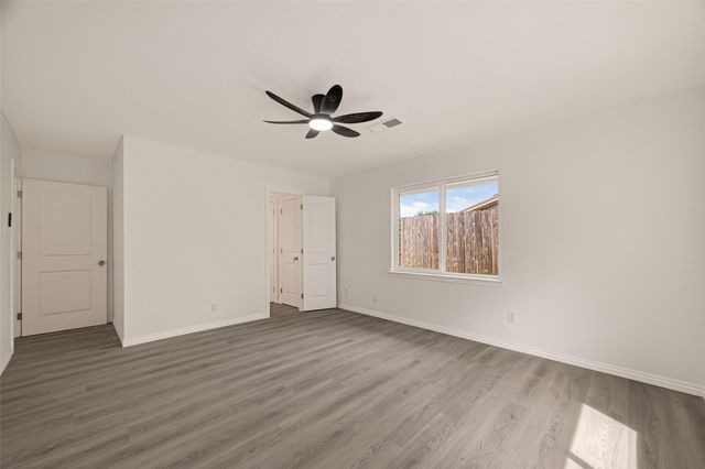 18219 Kings Lynn Street, Webster, TX 77058