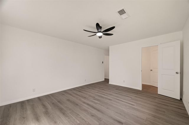 18219 Kings Lynn Street, Webster, TX 77058