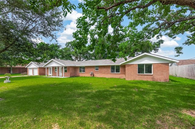 18219 Kings Lynn Street, Webster, TX 77058
