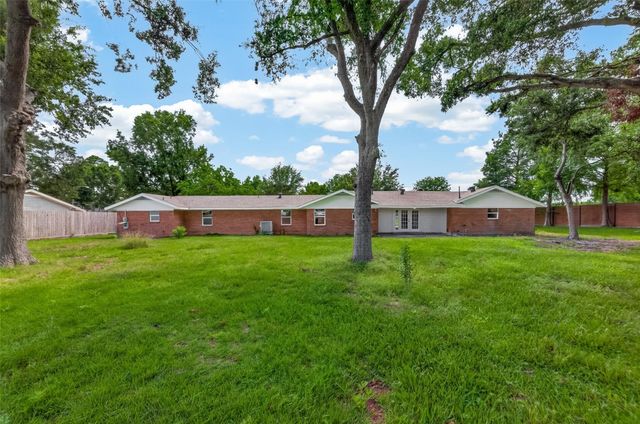 18219 Kings Lynn Street, Webster, TX 77058