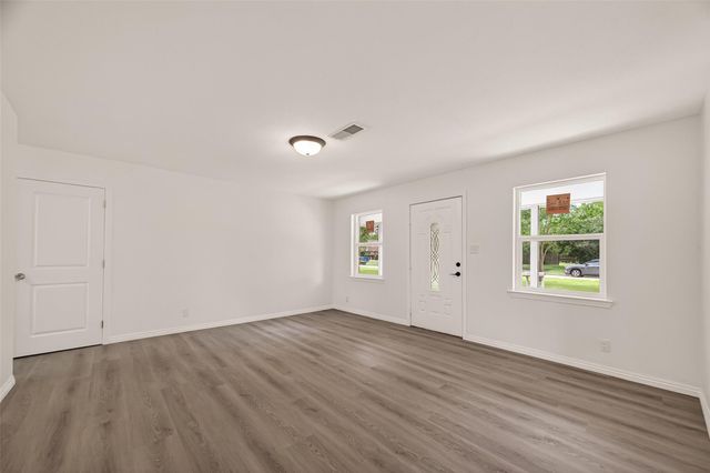 18219 Kings Lynn Street, Webster, TX 77058