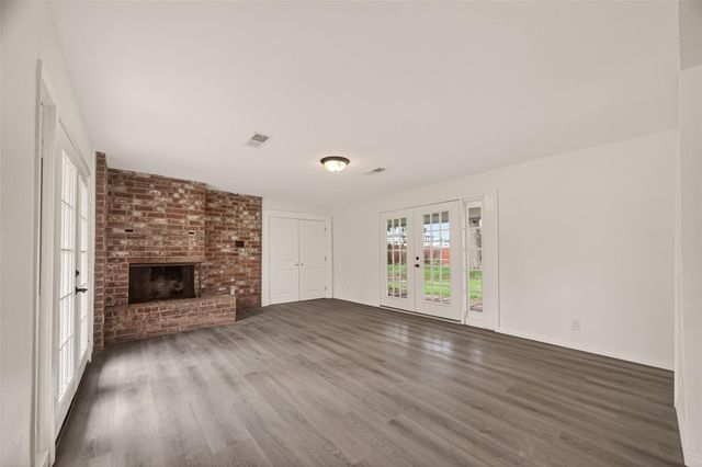 18219 Kings Lynn Street, Webster, TX 77058