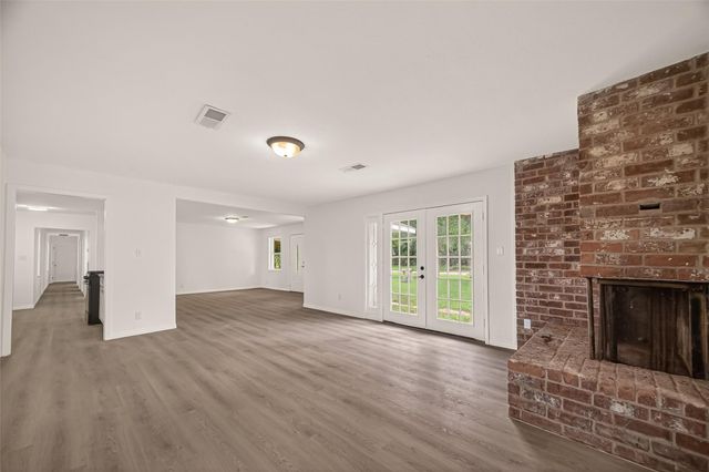 18219 Kings Lynn Street, Webster, TX 77058