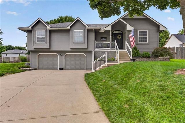 207 NE Bridge Place, Blue Springs, MO 64014
