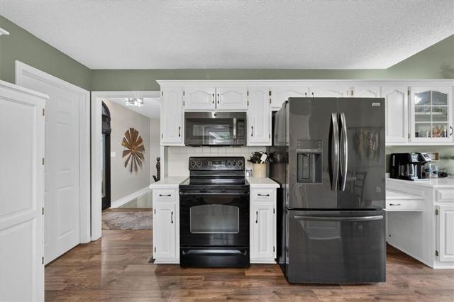 207 NE Bridge Place, Blue Springs, MO 64014