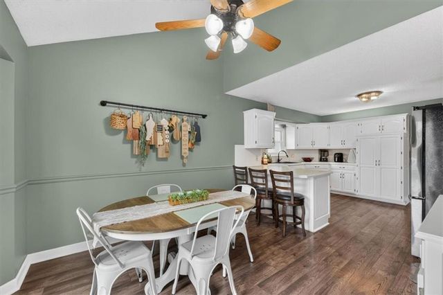 207 NE Bridge Place, Blue Springs, MO 64014