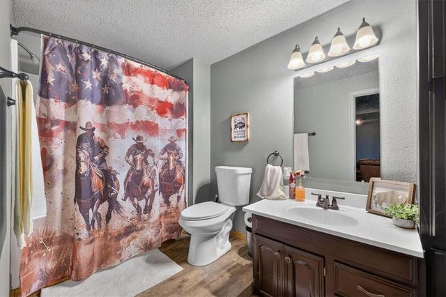 207 NE Bridge Place, Blue Springs, MO 64014