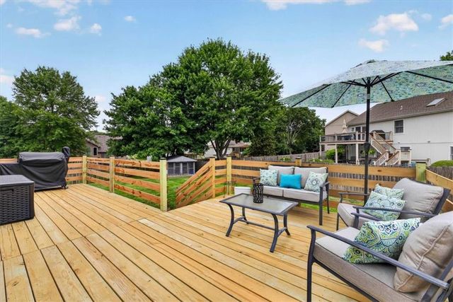 207 NE Bridge Place, Blue Springs, MO 64014
