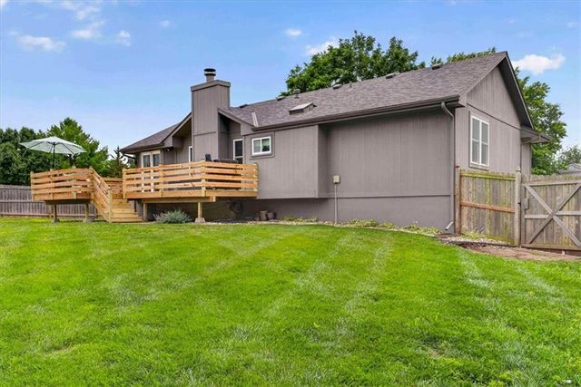 207 NE Bridge Place, Blue Springs, MO 64014