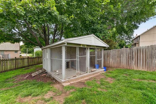 207 NE Bridge Place, Blue Springs, MO 64014
