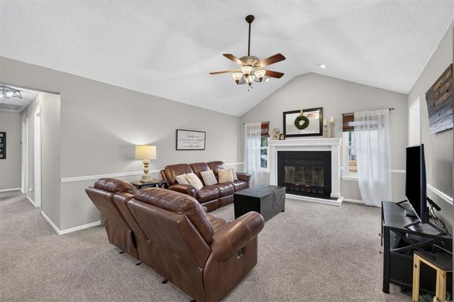 207 NE Bridge Place, Blue Springs, MO 64014