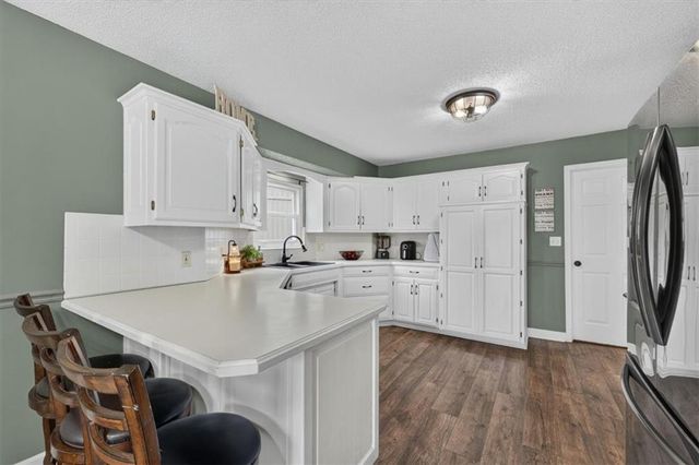 207 NE Bridge Place, Blue Springs, MO 64014