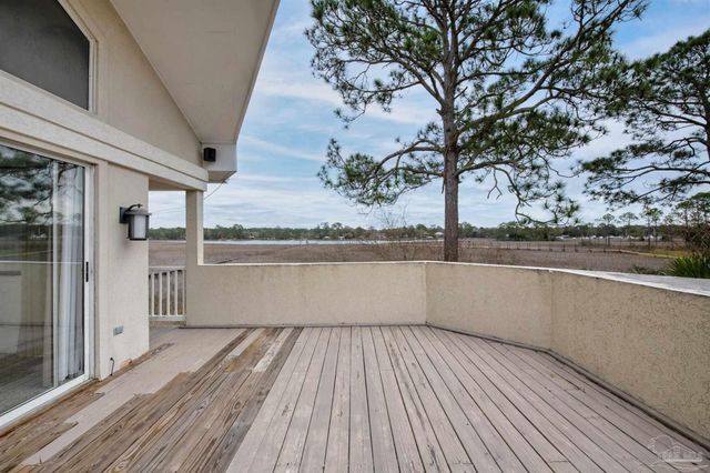4758 Bayside Dr, Milton, FL 32583