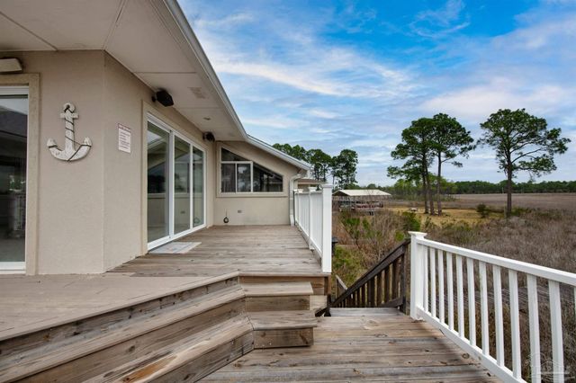 4758 Bayside Dr, Milton, FL 32583