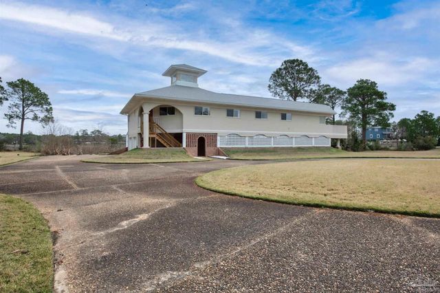 4758 Bayside Dr, Milton, FL 32583