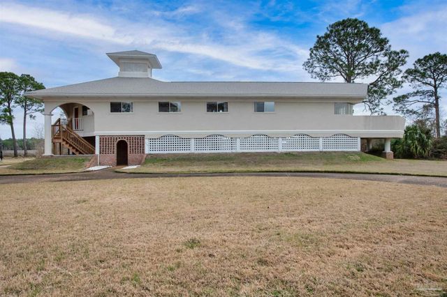4758 Bayside Dr, Milton, FL 32583