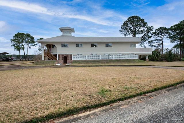 4758 Bayside Dr, Milton, FL 32583