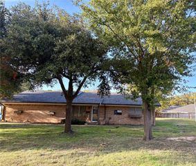1417 Oak Hills Drive, Graham, TX 76450
