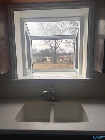 2205 East Arbor Drive NW, Huntsville, AL 35611