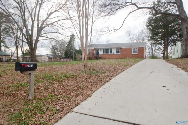 2205 East Arbor Drive NW, Huntsville, AL 35611