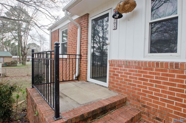 2205 East Arbor Drive NW, Huntsville, AL 35611