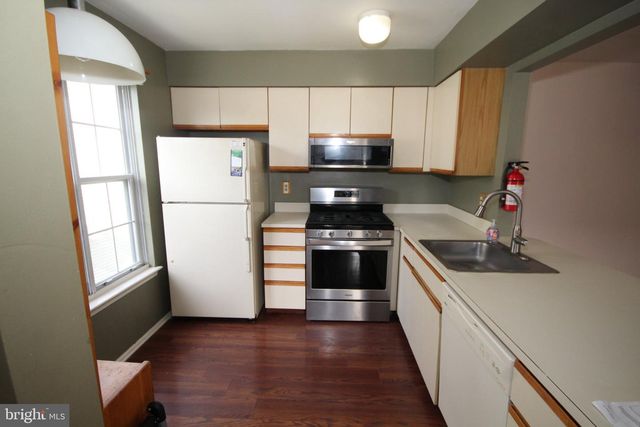 902-B RALSTON DR, Mount Laurel, NJ 08054