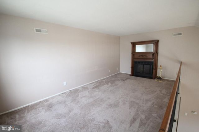 902-B RALSTON DR, Mount Laurel, NJ 08054