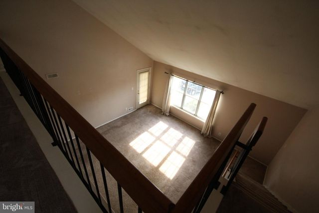 902-B RALSTON DR, Mount Laurel, NJ 08054