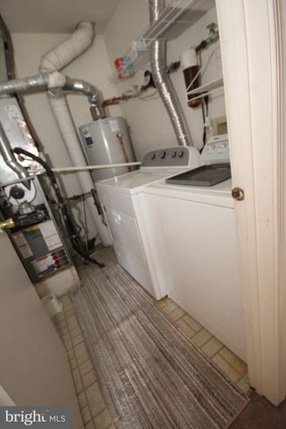 902-B RALSTON DR, Mount Laurel, NJ 08054