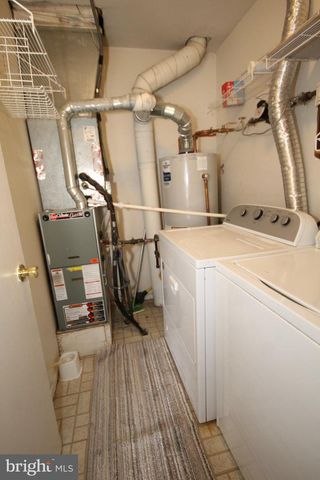 902-B RALSTON DR, Mount Laurel, NJ 08054