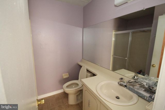 902-B RALSTON DR, Mount Laurel, NJ 08054