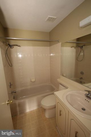 902-B RALSTON DR, Mount Laurel, NJ 08054