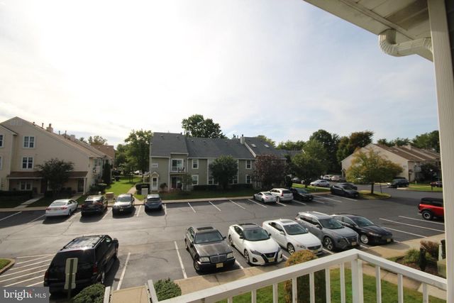 902-B RALSTON DR, Mount Laurel, NJ 08054