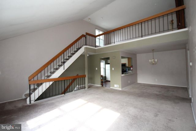 902-B RALSTON DR, Mount Laurel, NJ 08054