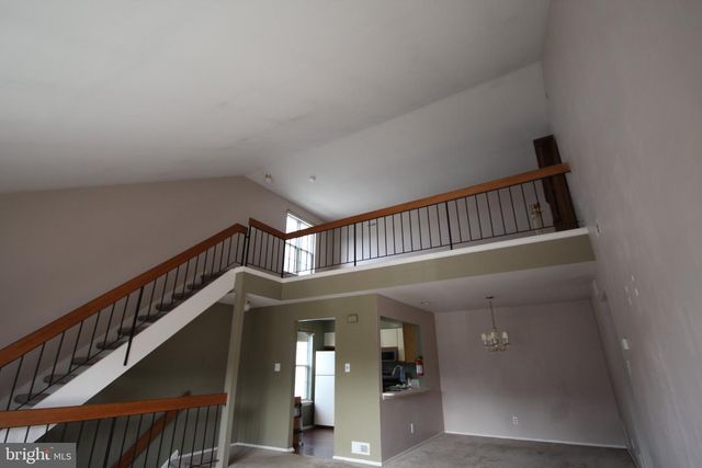902-B RALSTON DR, Mount Laurel, NJ 08054